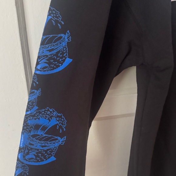 TenCo Zushi Black Graphic Crewneck Sweater - Picture 4 of 8